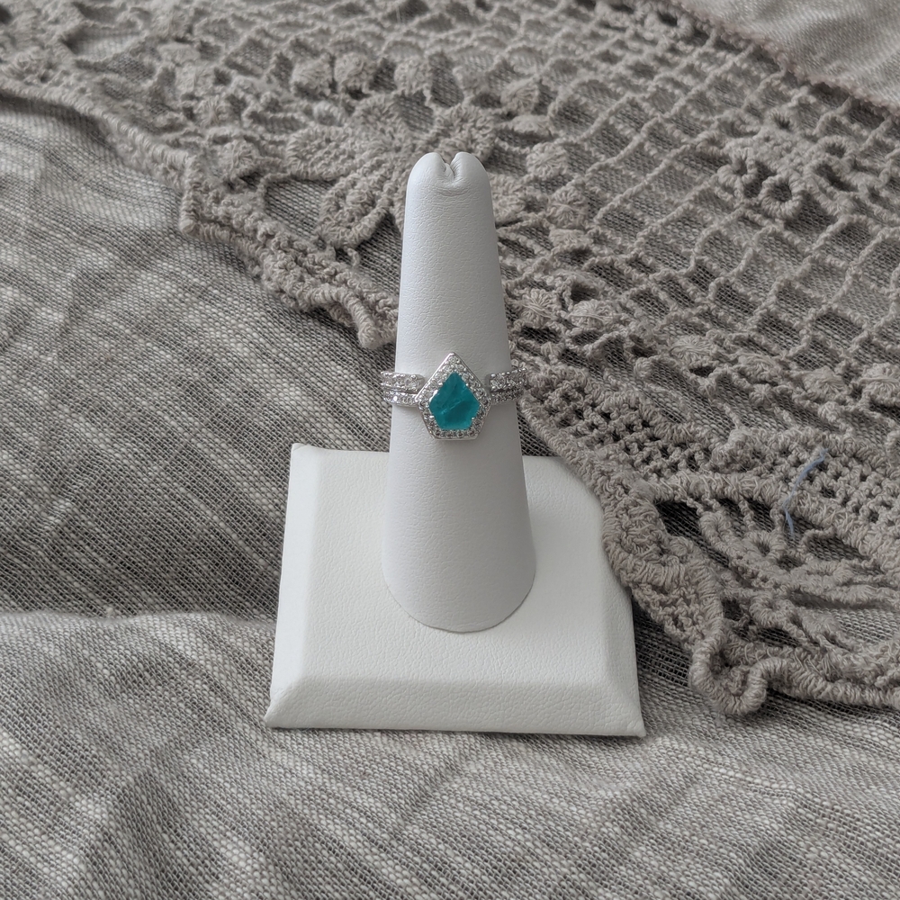 Elegant Silver and Turquoise Quartz Ring